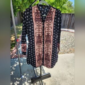 Ontwelfth Floral Black and White Patterned Blouse